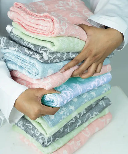 Banana Jacquard Floral Bath Towel | 75 X 150 cm - Pack of 12