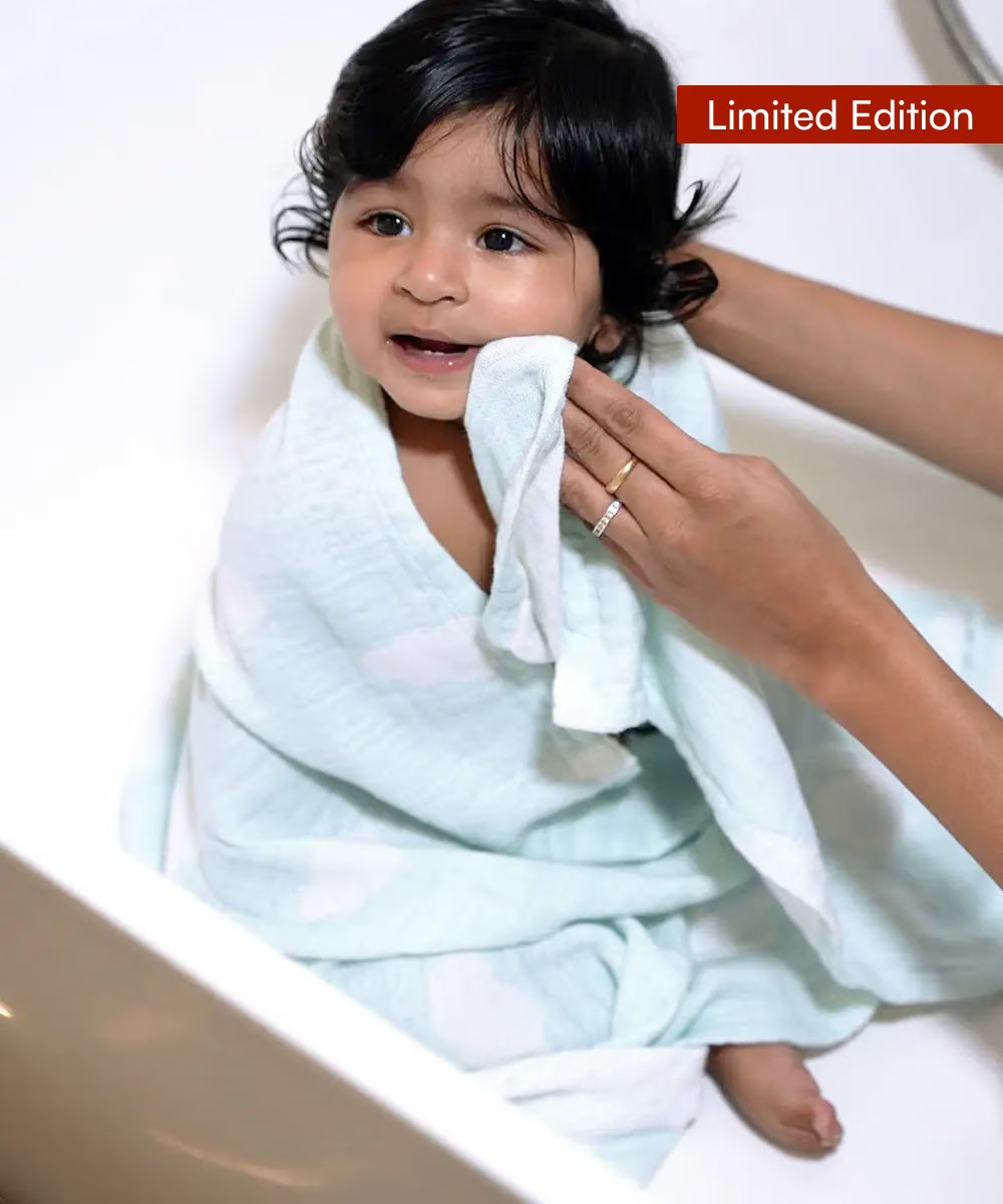 Aluvera baby bath Cloud towel , 300 GSM , 60 x 120 cm
