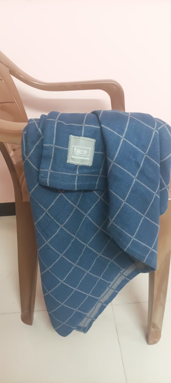 Customer photo of Banana Double Cloth Bath Towel | 75 x 150 cm - Gifting Canister