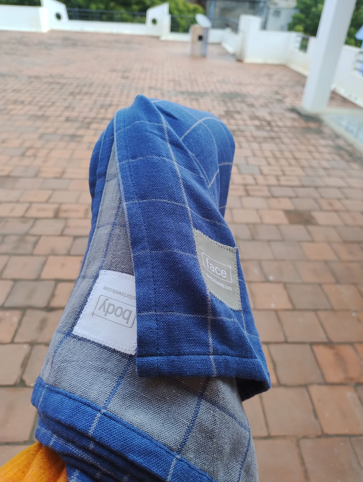 Customer photo of Banana Double Cloth Bath Towel | 75 x 150 cm - Gifting Canister